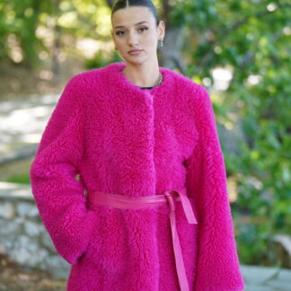 Elevate Your Winter Wardrobe with Real Sheepskin Fur Coat, Women’s Elegant Outerwear