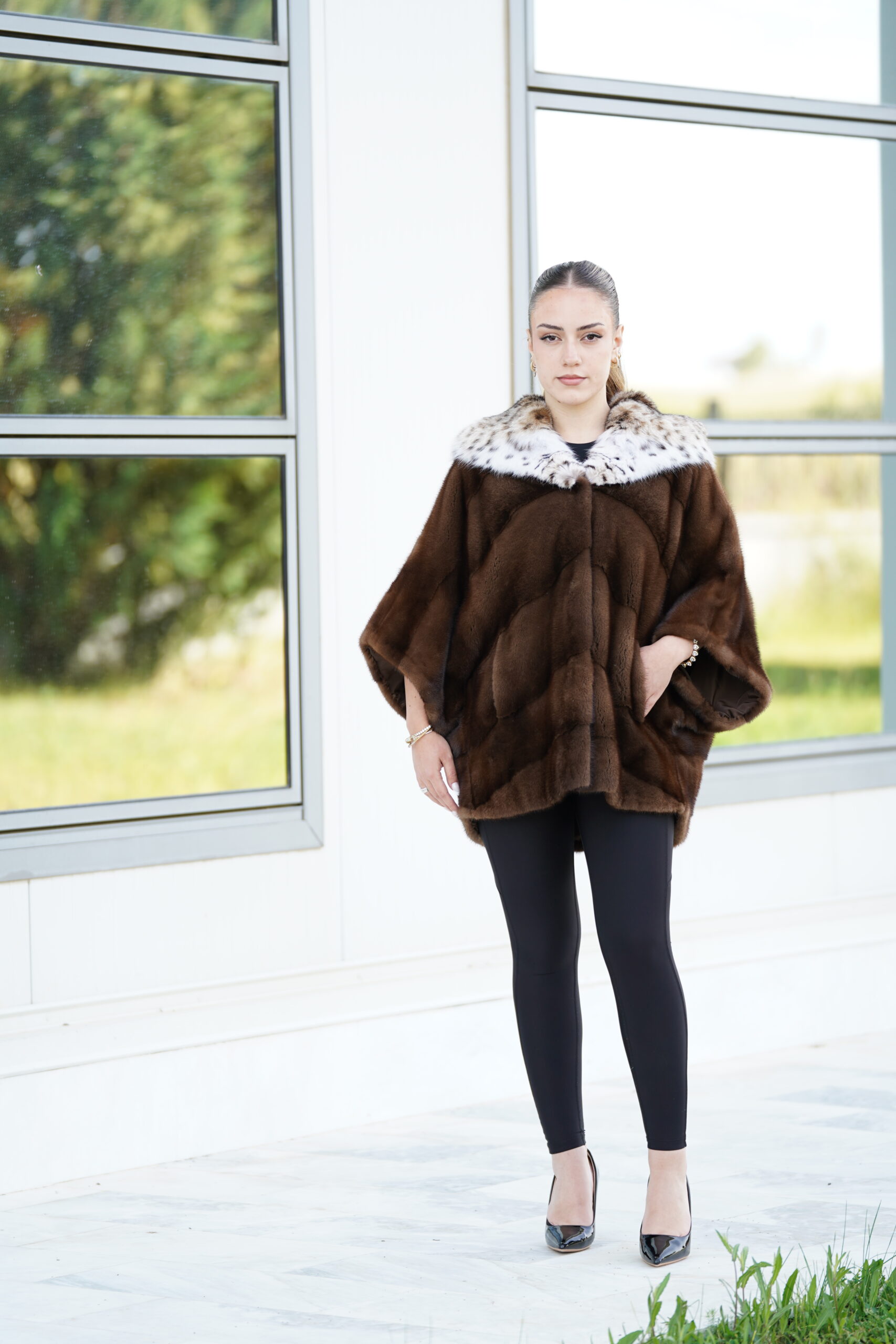 Elevate Your Winter Wardrobe with Real Mink Fur Coat with Bobcat Fur, Women’s Elegant Outerwear
