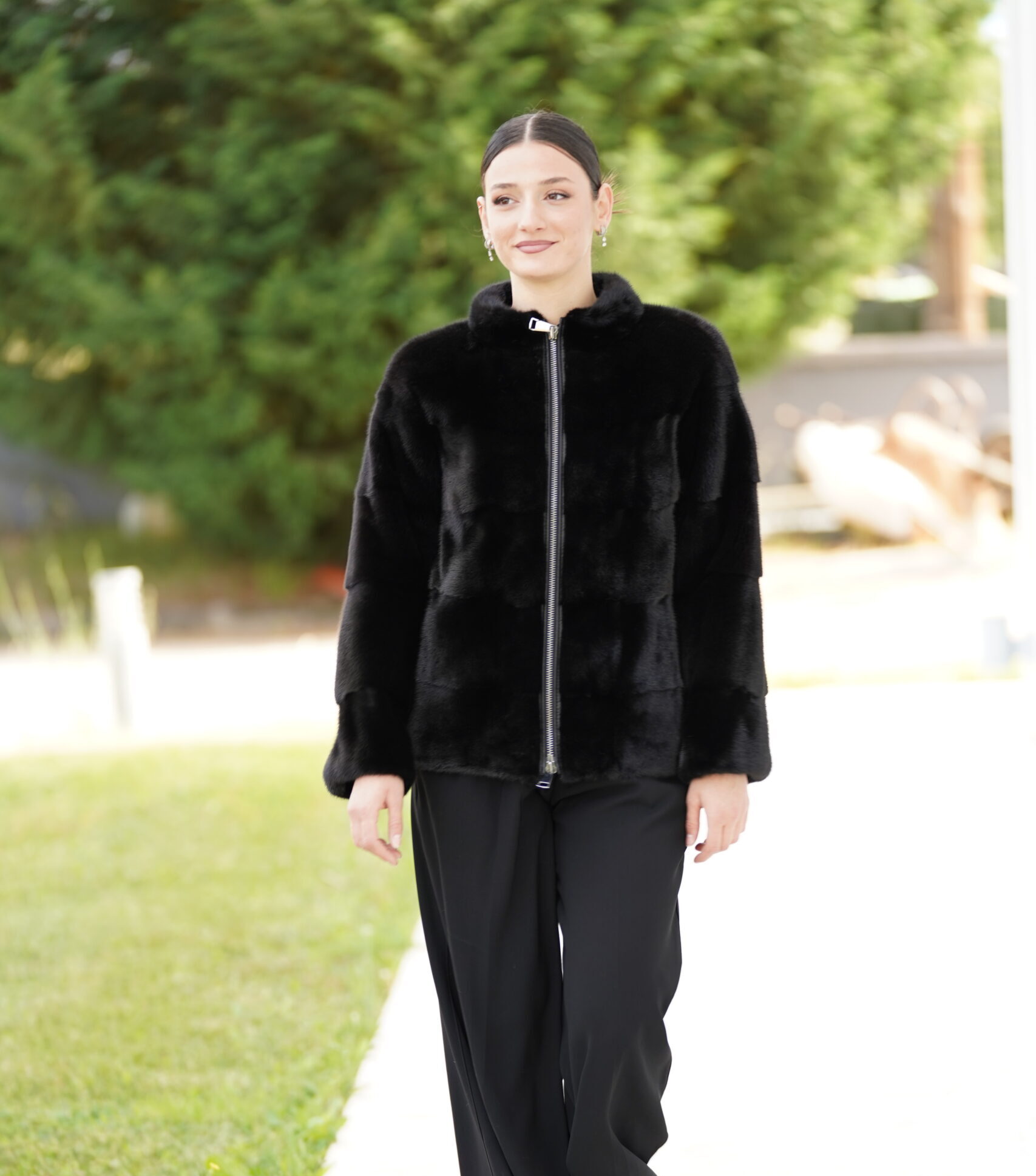Elevate Your Winter Wardrobe with Real Mink Fur Coat, Women’s Elegant Outerwear