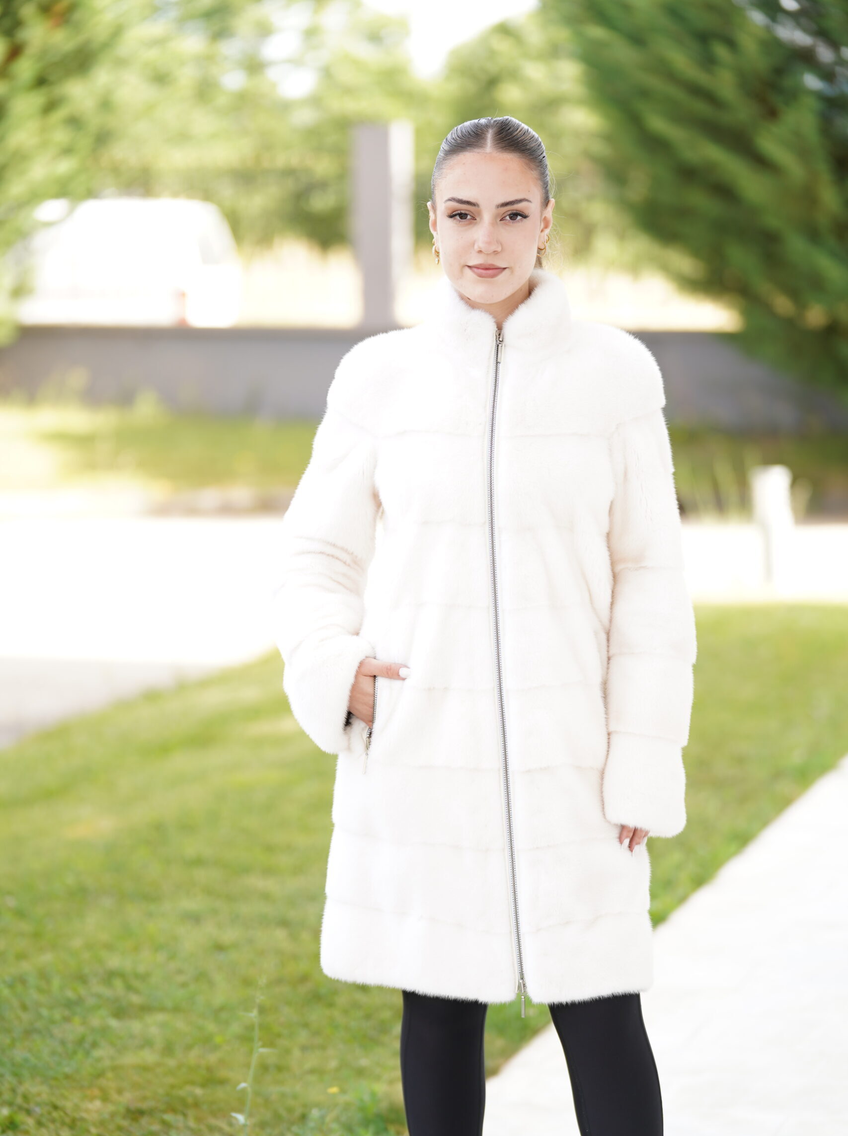 Elevate Your Winter Wardrobe with Real Pearl Mink Fur Coat, Women’s Elegant Outerwear