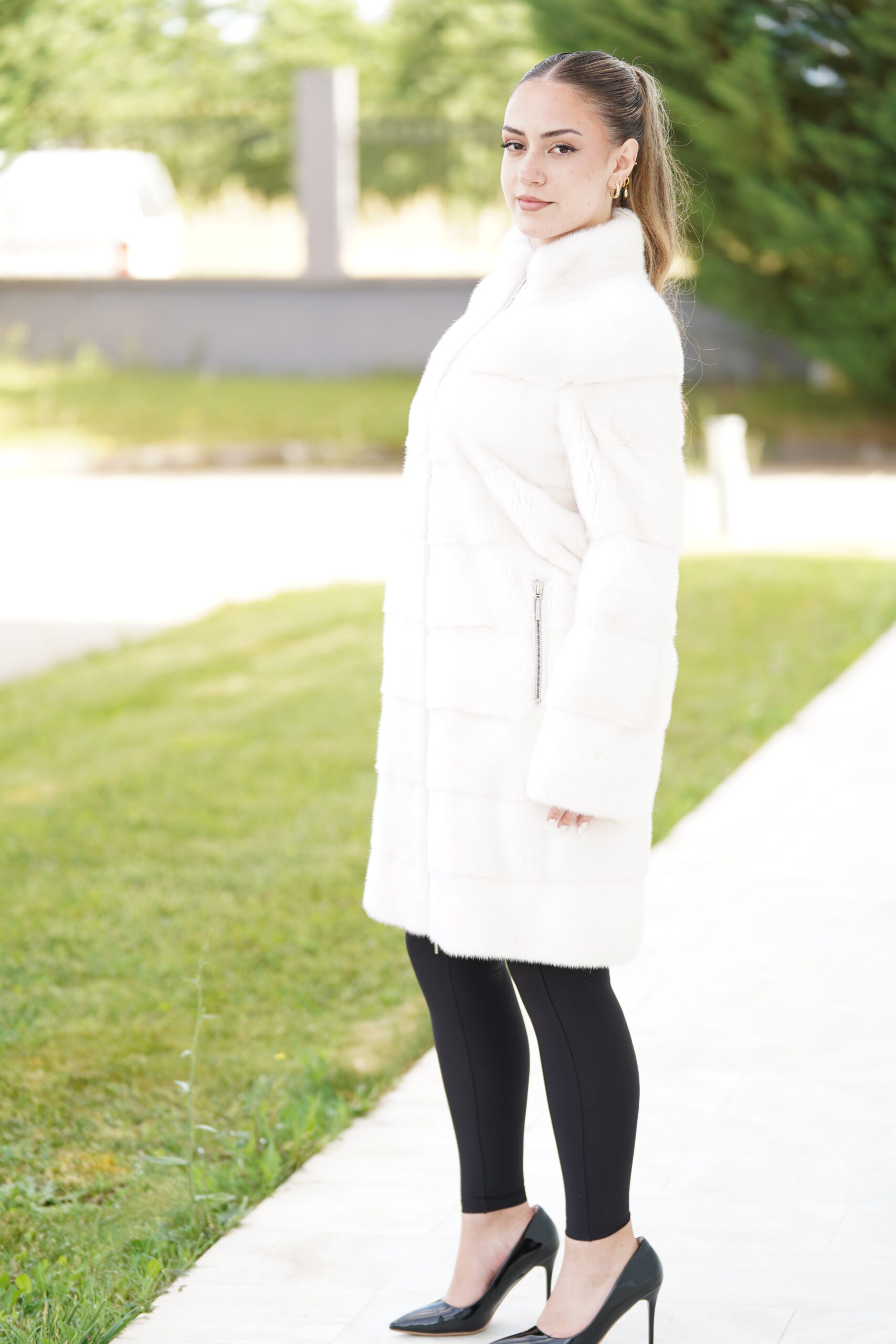 Elevate Your Winter Wardrobe with Real Pearl Mink Fur Coat, Women’s Elegant Outerwear - Image 4