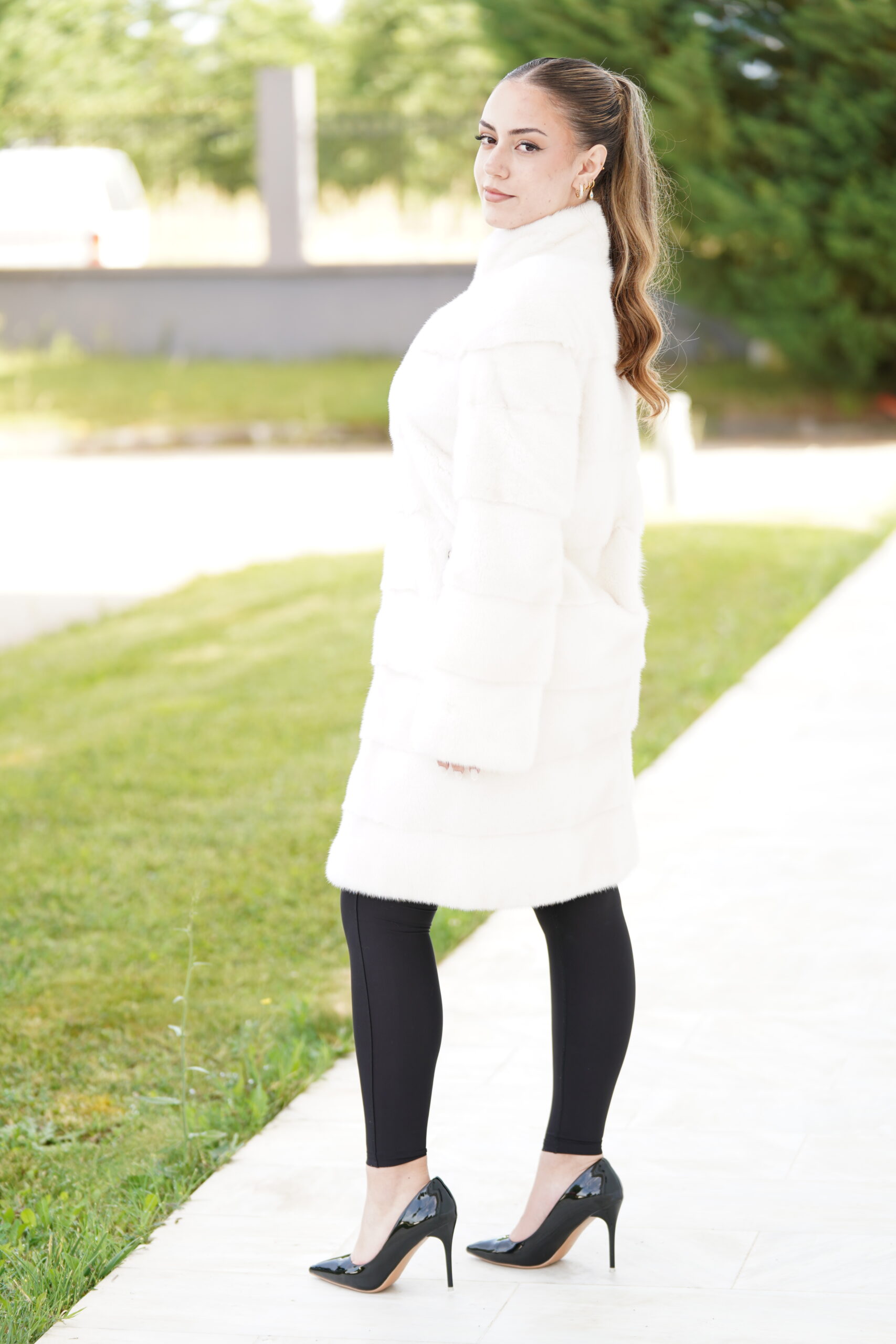 Elevate Your Winter Wardrobe with Real Pearl Mink Fur Coat, Women’s Elegant Outerwear - Image 5