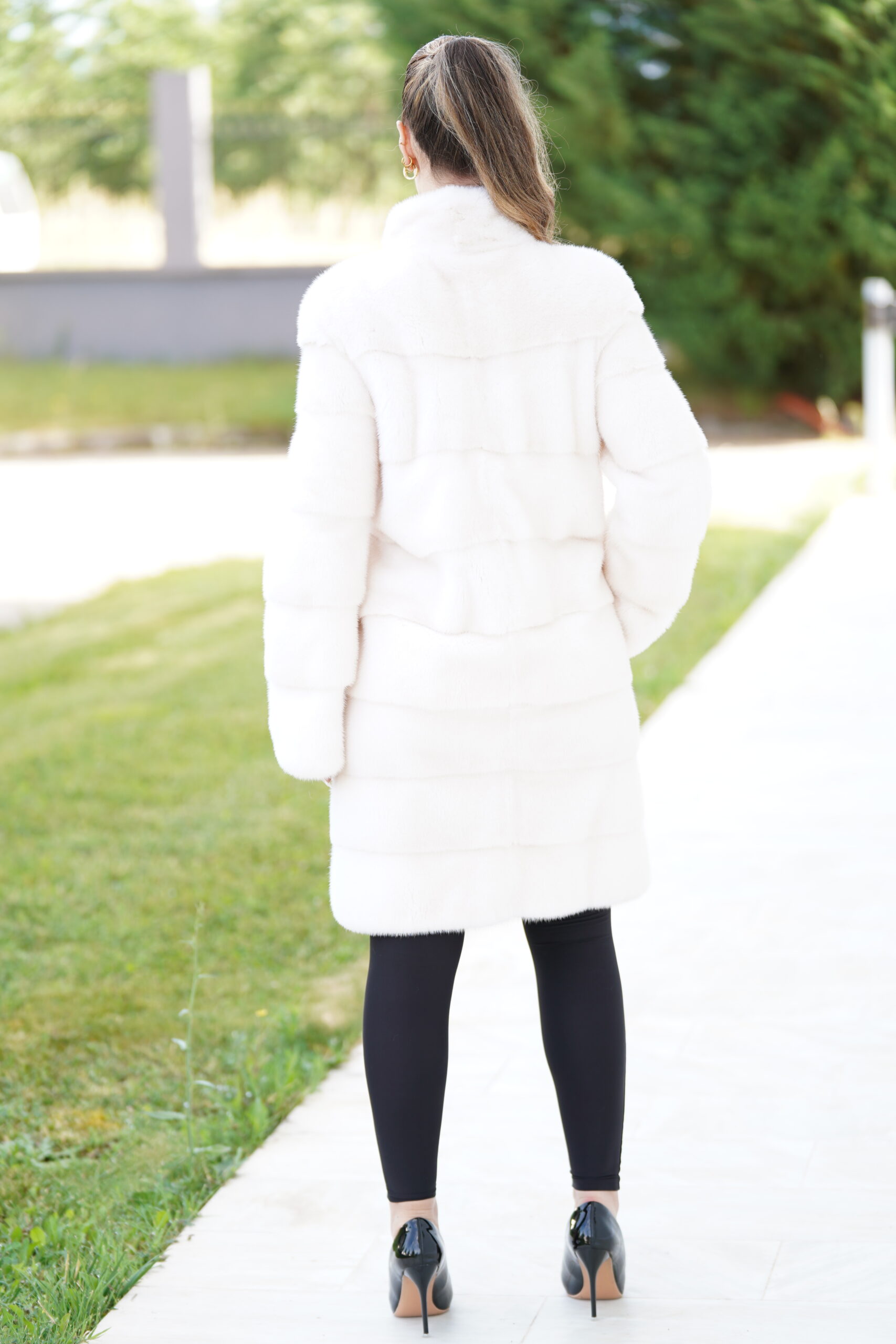 Elevate Your Winter Wardrobe with Real Pearl Mink Fur Coat, Women’s Elegant Outerwear - Image 6