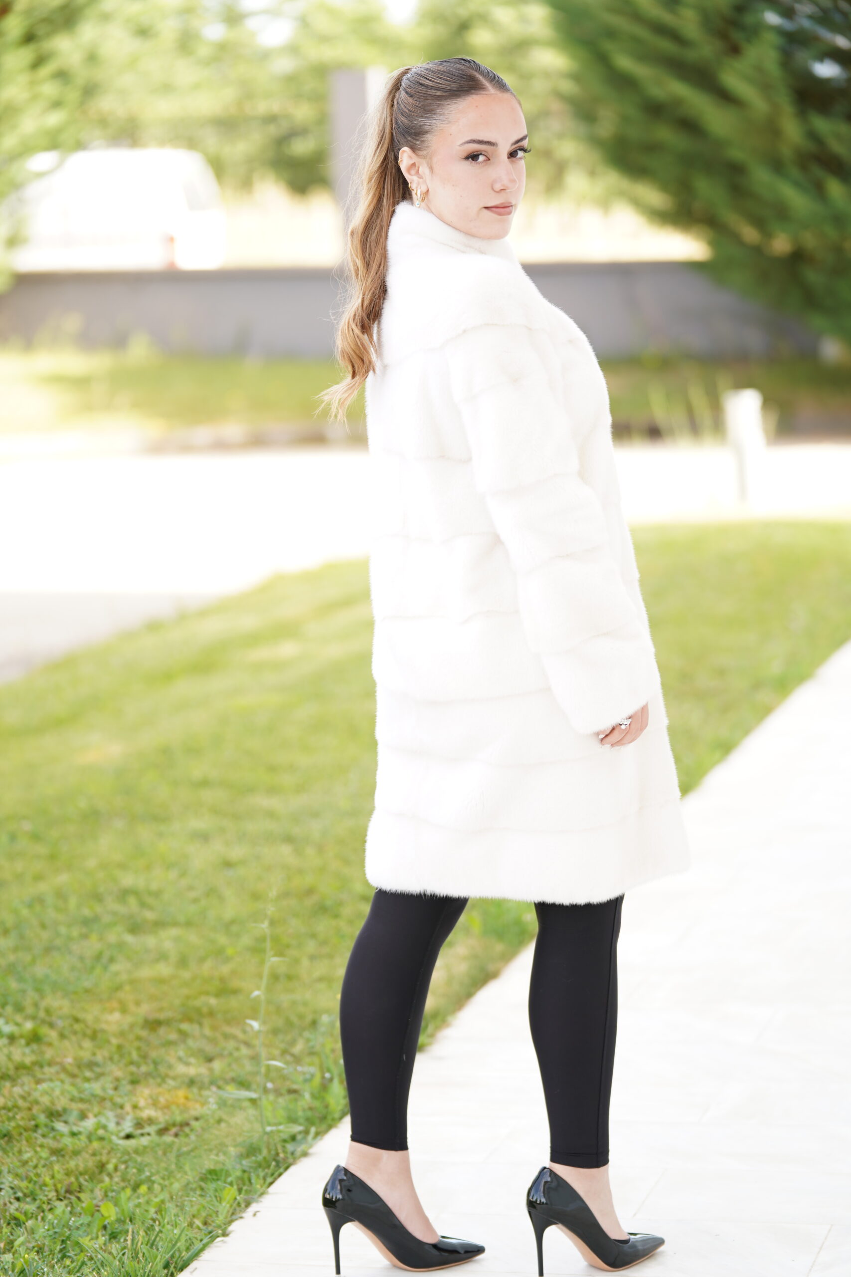 Elevate Your Winter Wardrobe with Real Pearl Mink Fur Coat, Women’s Elegant Outerwear - Image 7