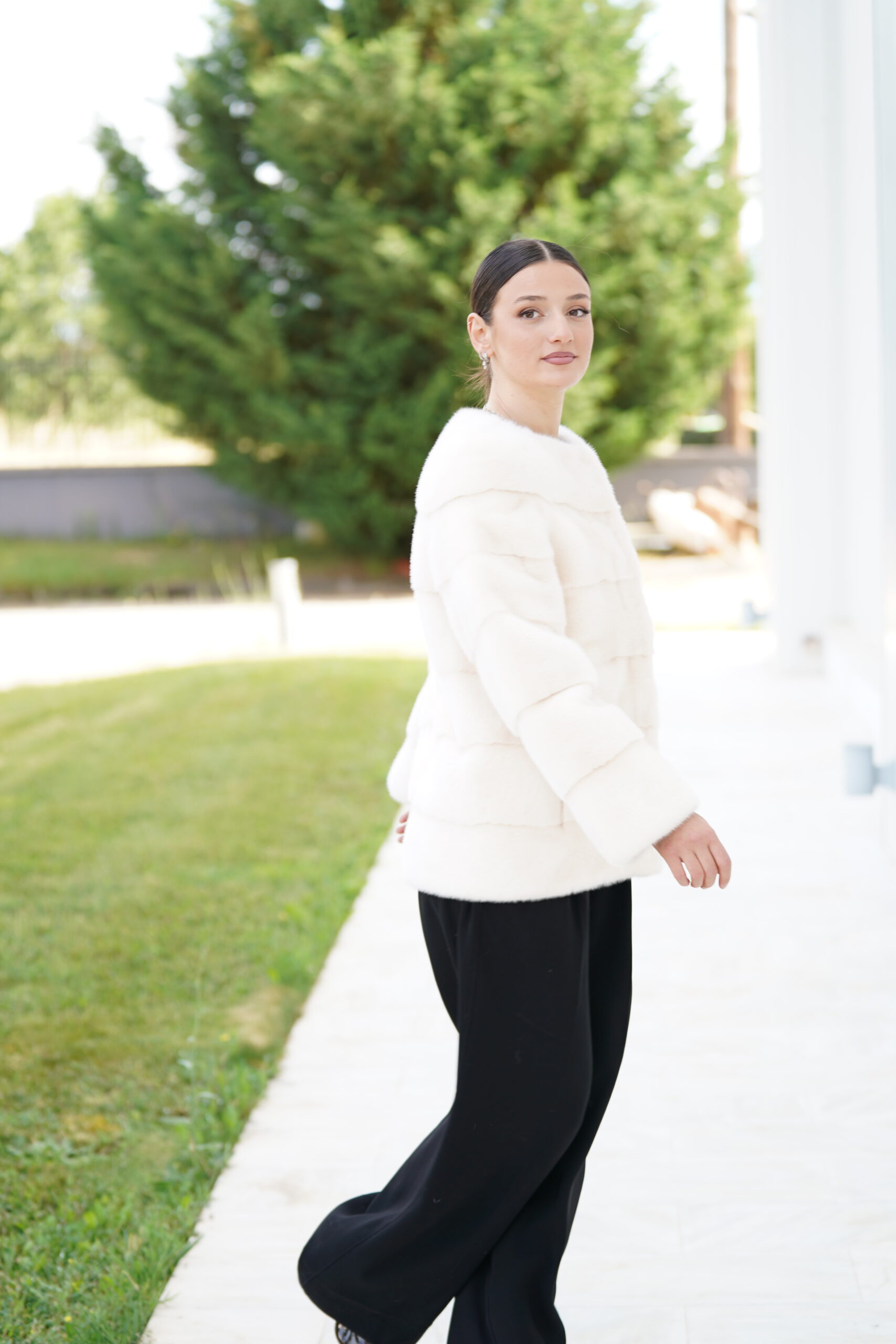 Elevate Your Winter Wardrobe with Real Pearl Mink Fur Coat, Women’s Elegant Outerwear - Image 4