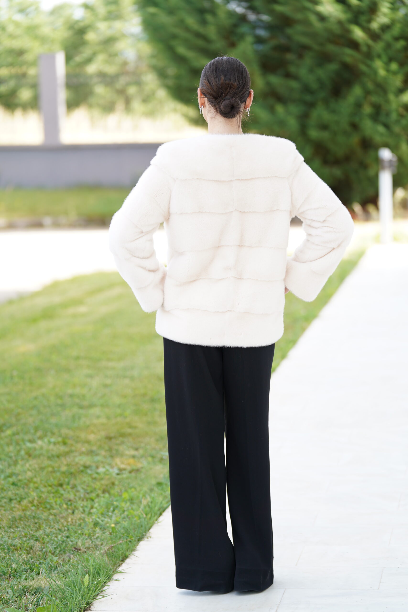 Elevate Your Winter Wardrobe with Real Pearl Mink Fur Coat, Women’s Elegant Outerwear - Image 10