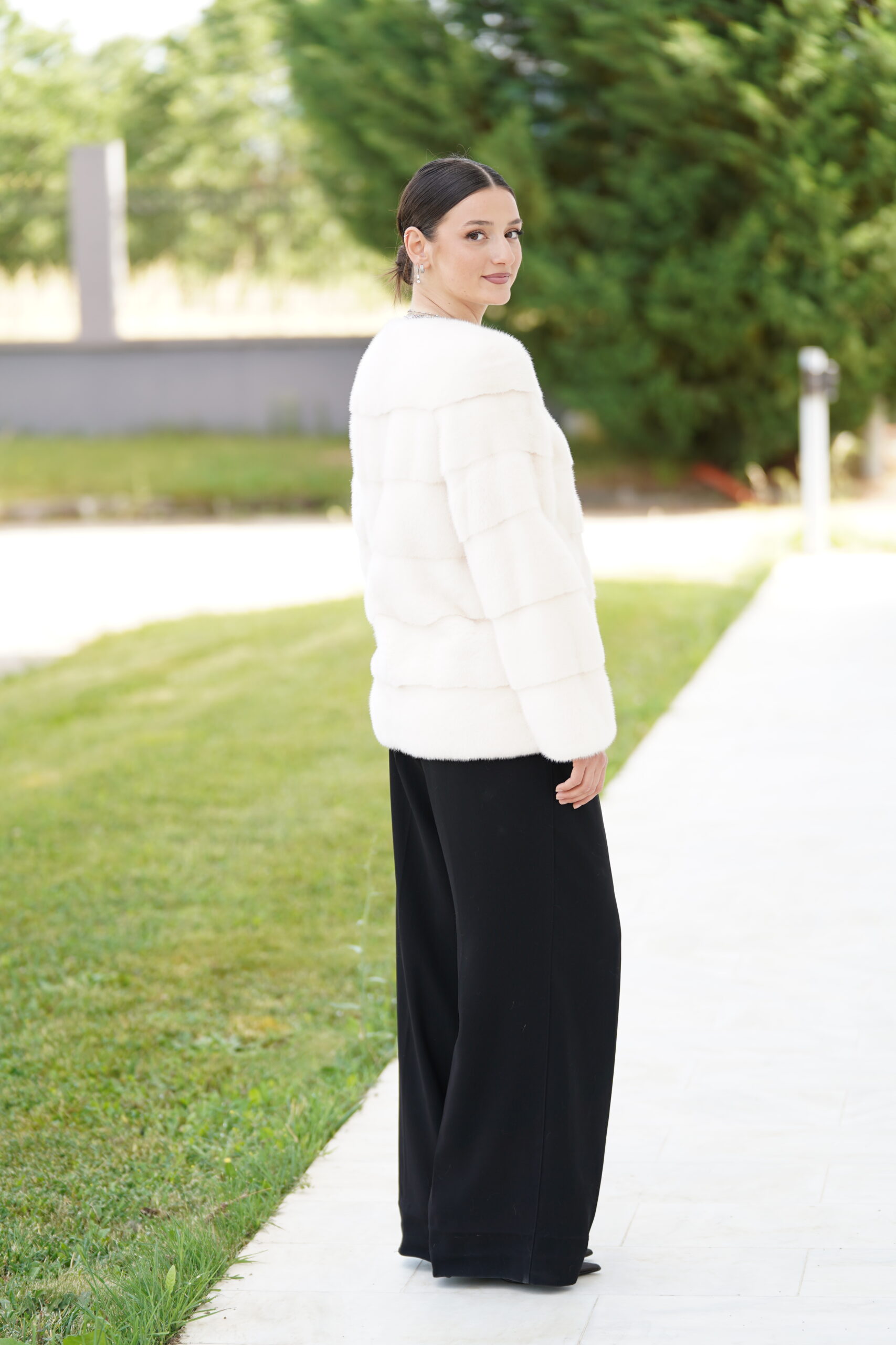 Elevate Your Winter Wardrobe with Real Pearl Mink Fur Coat, Women’s Elegant Outerwear - Image 5