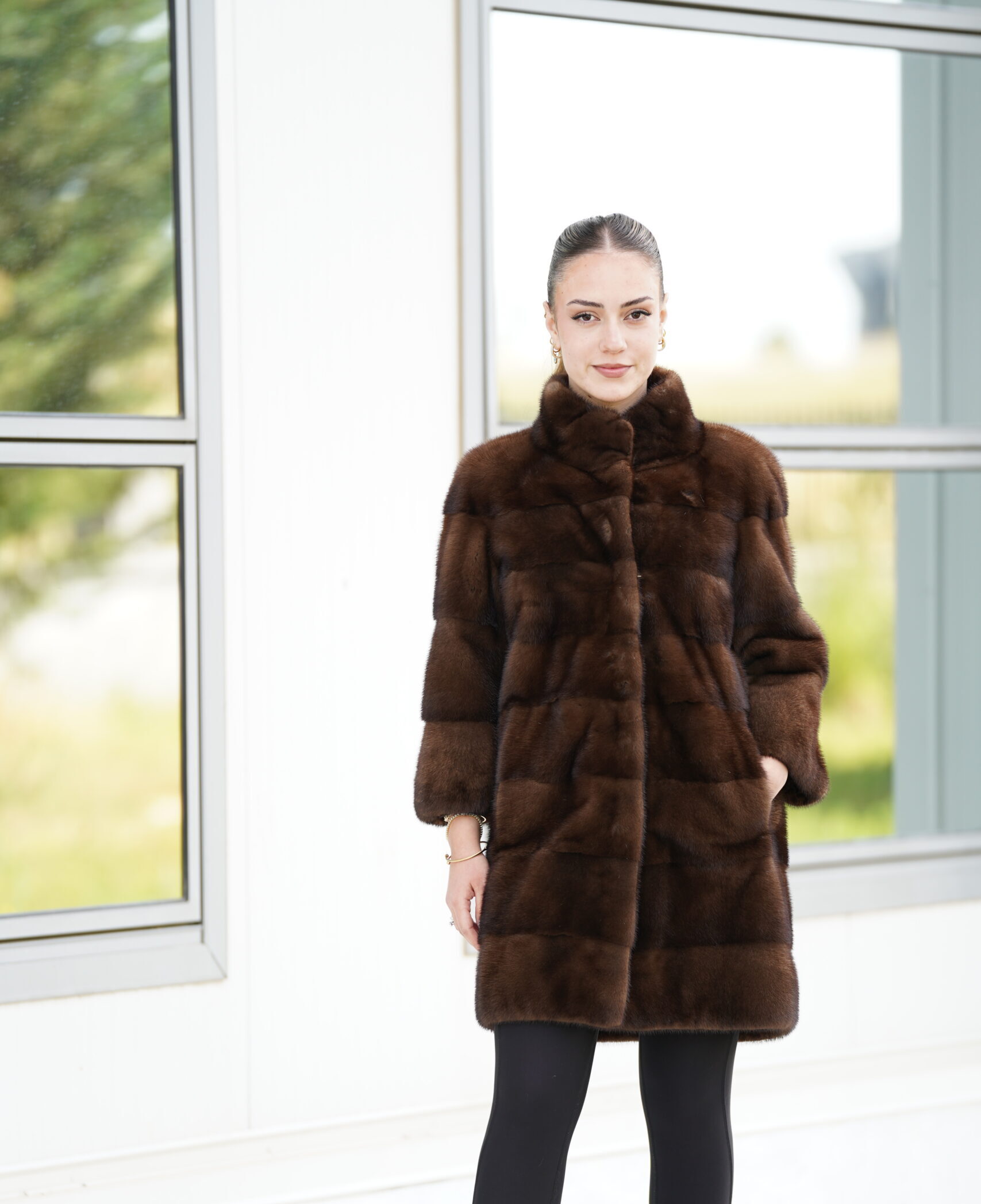 Elevate Your Winter Wardrobe with Real Mink Fur Coat, Women’s Elegant Outerwear