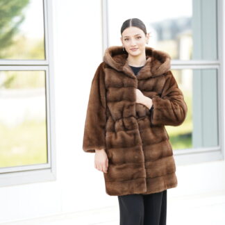 Elevate Your Winter Wardrobe with Real Mink Fur Coat, Women’s Elegant Outerwear