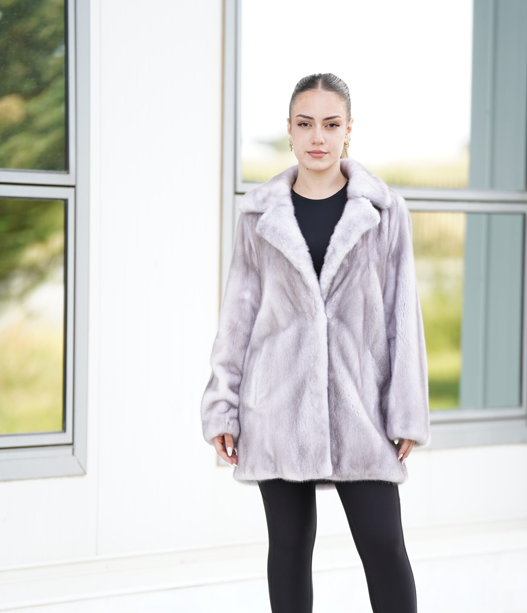 Elevate Your Winter Wardrobe with Real Mink Fur Coat, Women’s Elegant Outerwear