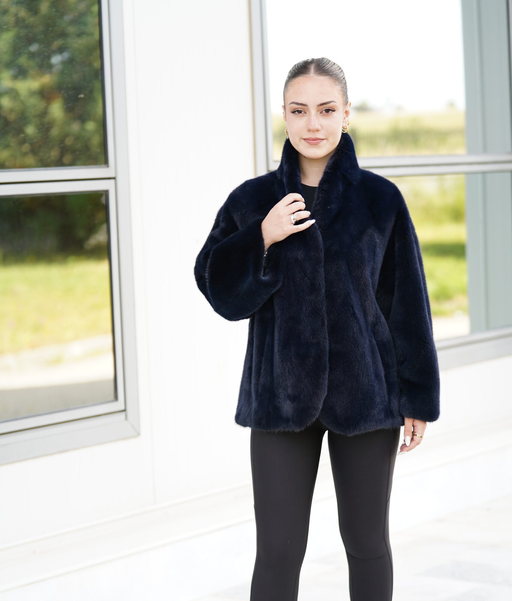 Elevate Your Winter Wardrobe with Real Mink Fur Coat, Women’s Elegant Outerwear