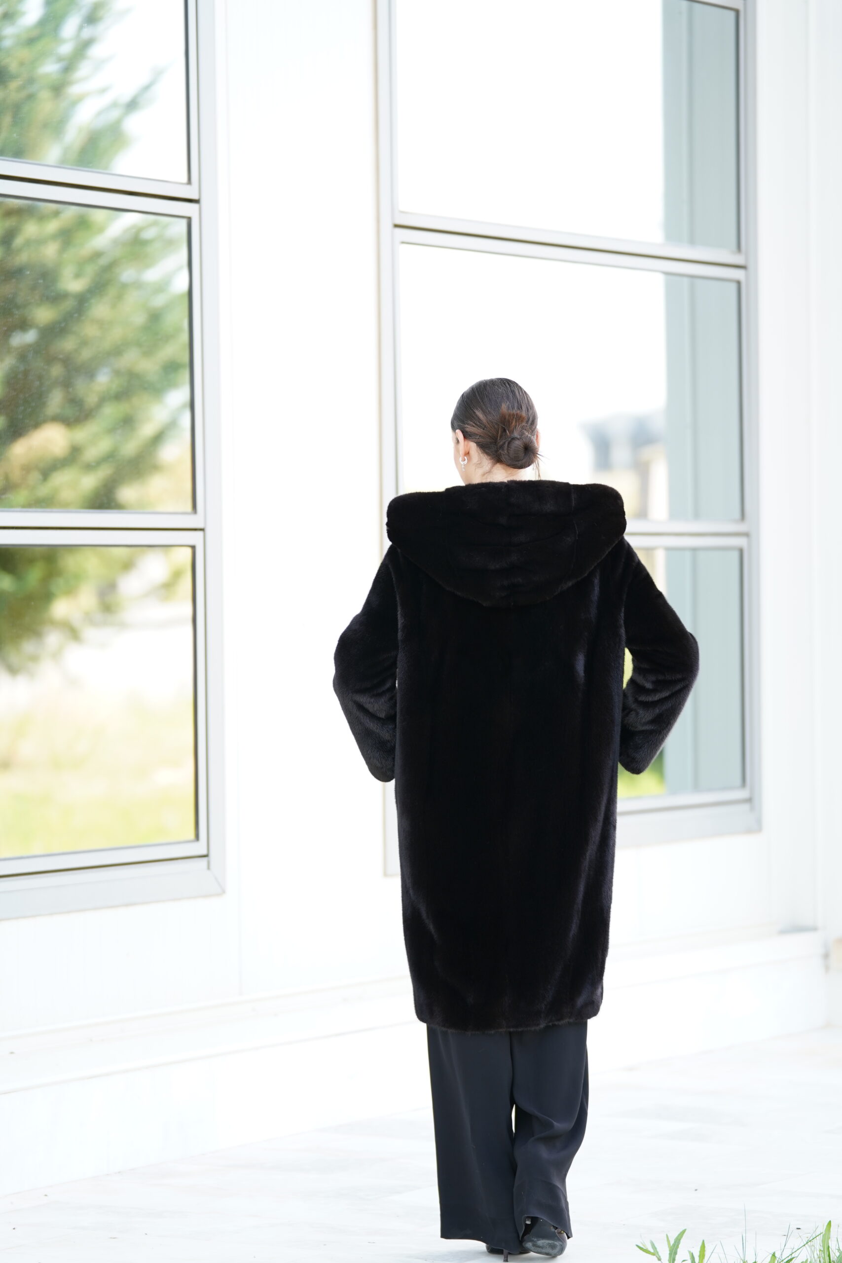 Elevate Your Winter Wardrobe with Real Mink Blackglama Fur Coat, Women’s Elegant Outerwear - Image 5