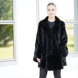 Elevate Your Winter Wardrobe with Real Mink Fur Coat, Women’s Elegant Outerwear