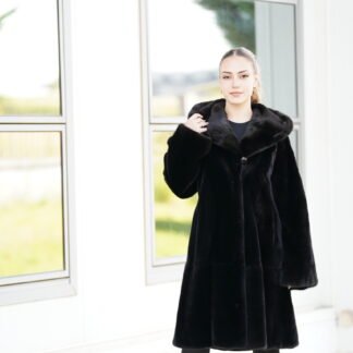 Elevate Your Winter Wardrobe with Real Mink Fur Coat, Women’s Elegant Outerwear