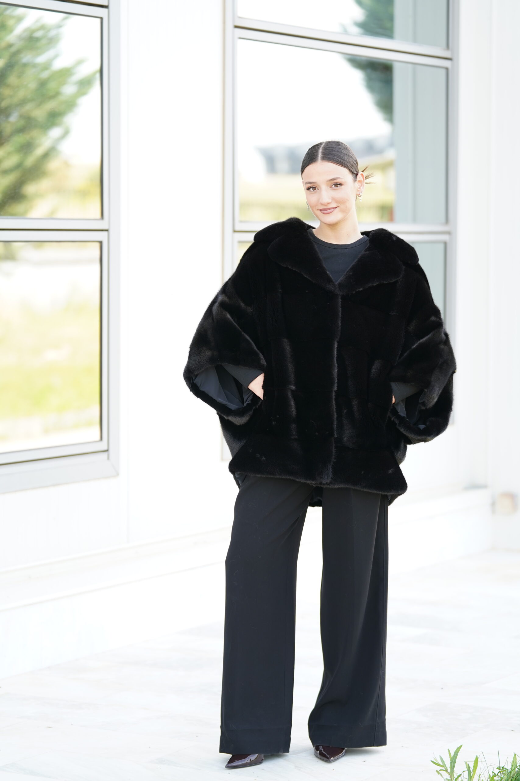 Elevate Your Winter Wardrobe with Real Mink Fur Coat, Women’s Elegant Outerwear