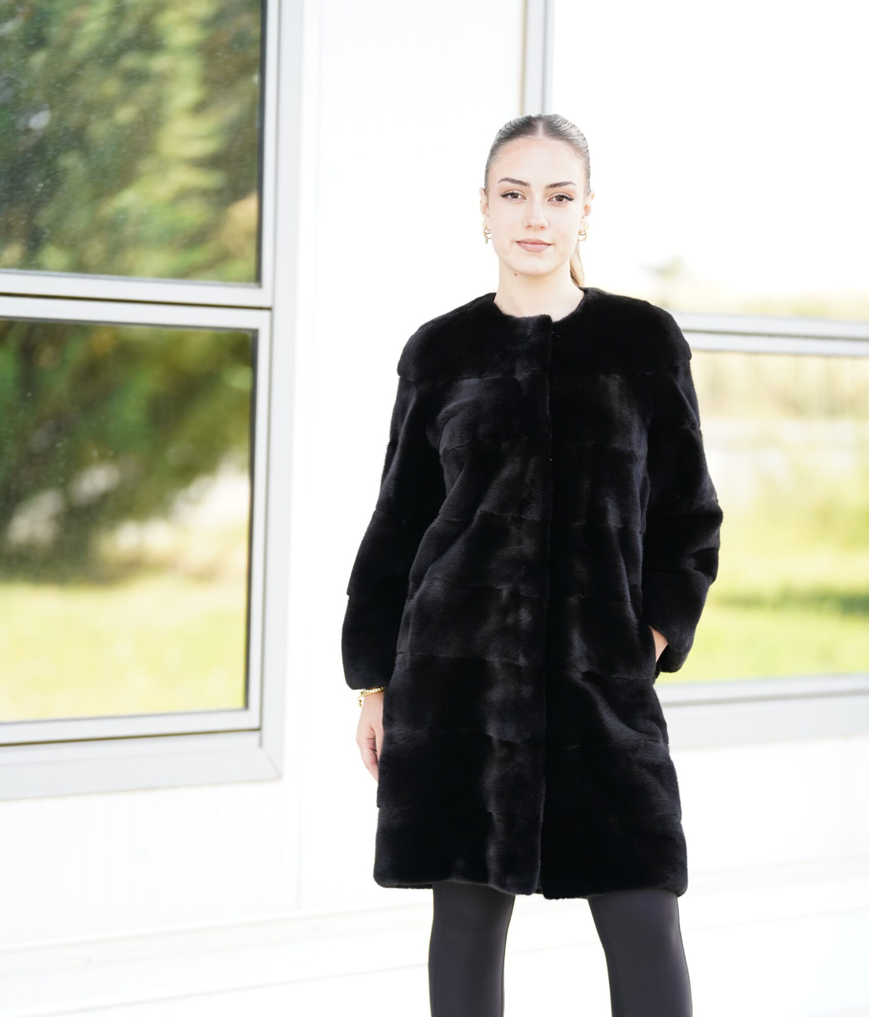 Elevate Your Winter Wardrobe with Real Mink Fur Coat, Women’s Elegant Outerwear