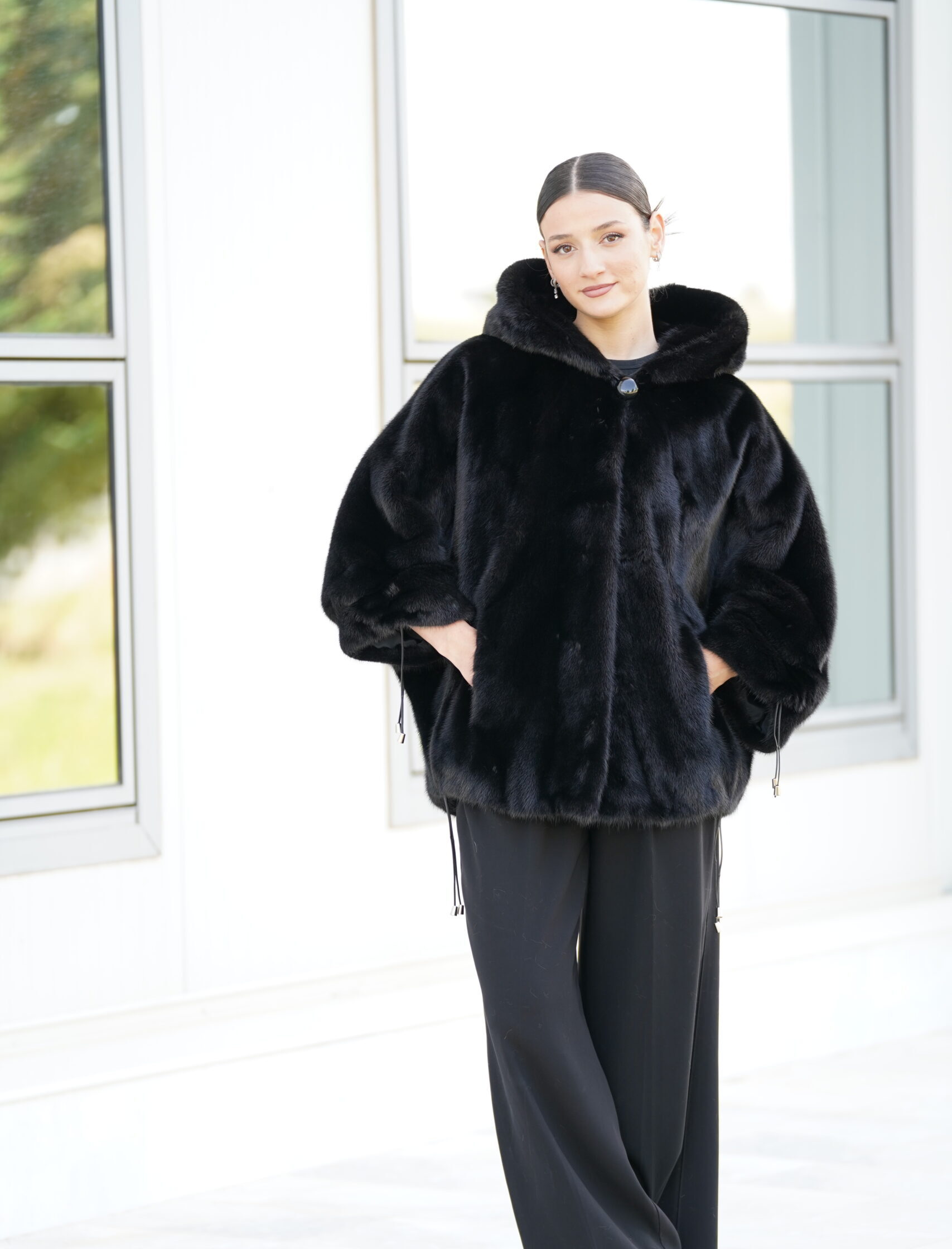 Elevate Your Winter Wardrobe with Real Mink Fur Coat, Women’s Elegant Outerwear