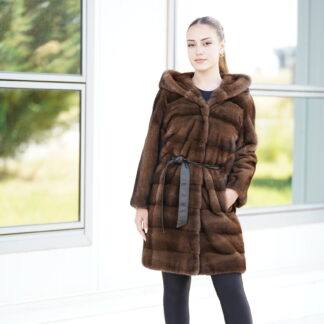 Elevate Your Winter Wardrobe with Real Mink Fur Coat, Women’s Elegant Outerwear