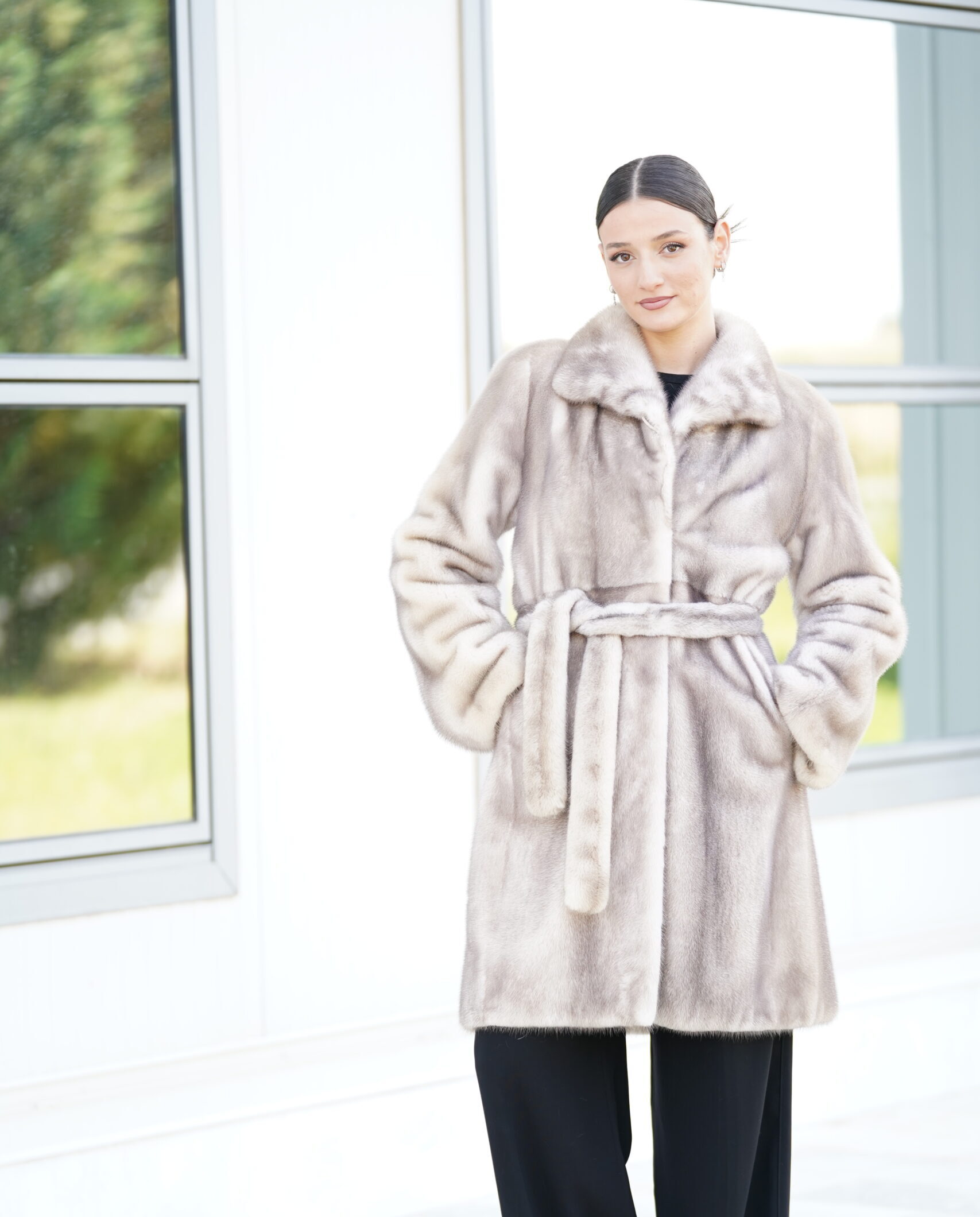 Elevate Your Winter Wardrobe with Real Mink Fur Coat, Women’s Elegant Outerwear