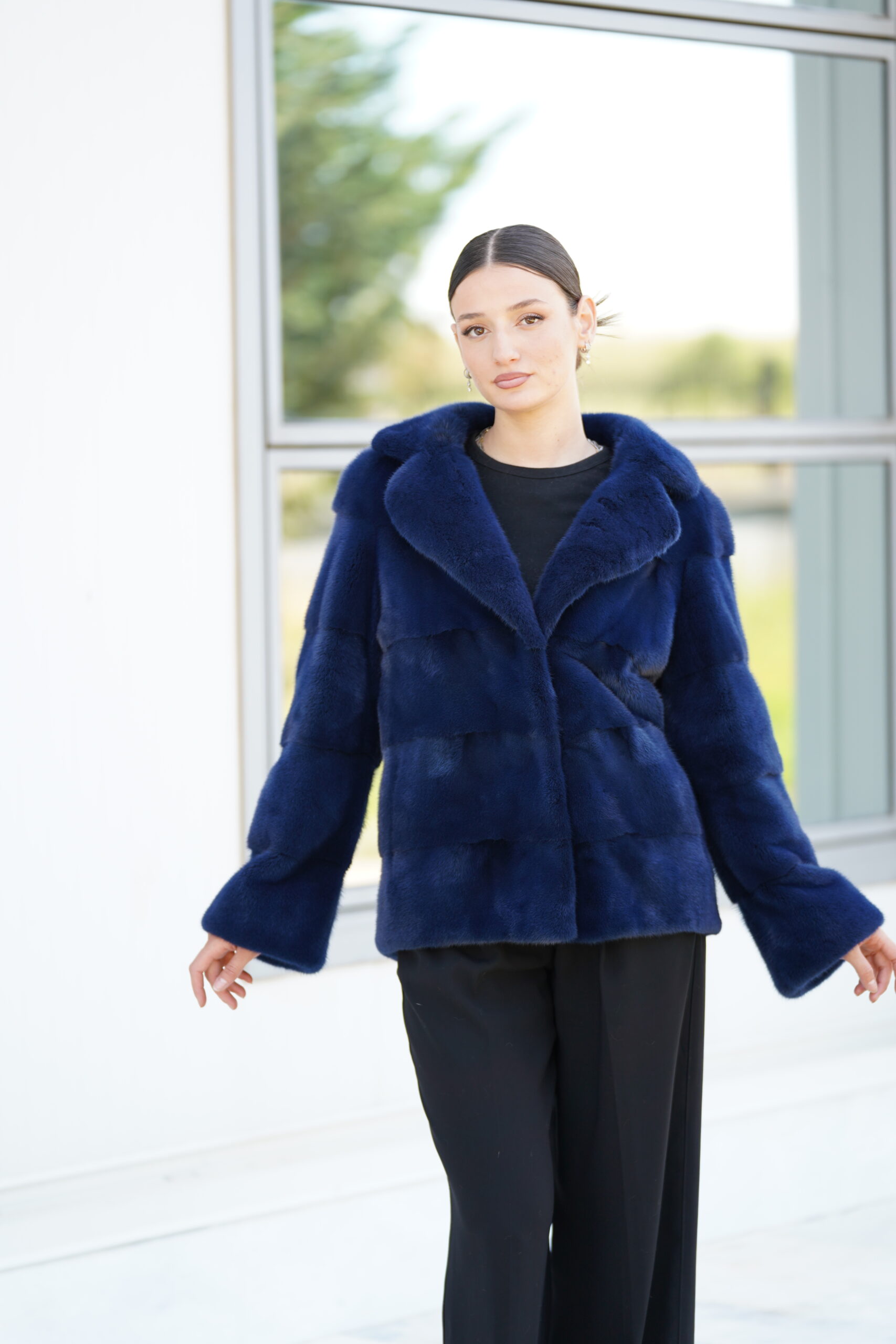 Elevate Your Winter Wardrobe with Real Mink Fur Coat, Women’s Elegant Outerwear
