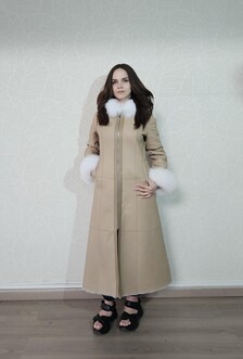 Elevate Your Winter Wardrobe with Real Sheepskin Fur Coat, Women’s Elegant Outerwear