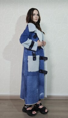 Elevate Your Winter Wardrobe with Real Sheepskin Fur Coat, Women’s Elegant Outerwear - Image 5