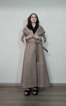 Elevate Your Winter Wardrobe with Real Sheepskin Fur Coat, Women’s Elegant Outerwear - Image 3