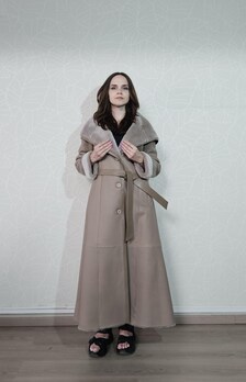 Elevate Your Winter Wardrobe with Real Sheepskin Fur Coat, Women’s Elegant Outerwear