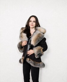 Elevate Your Winter Wardrobe with Real Sheepskin Fur Jacket with Fox Fur Trim, Women’s Elegant Outerwear